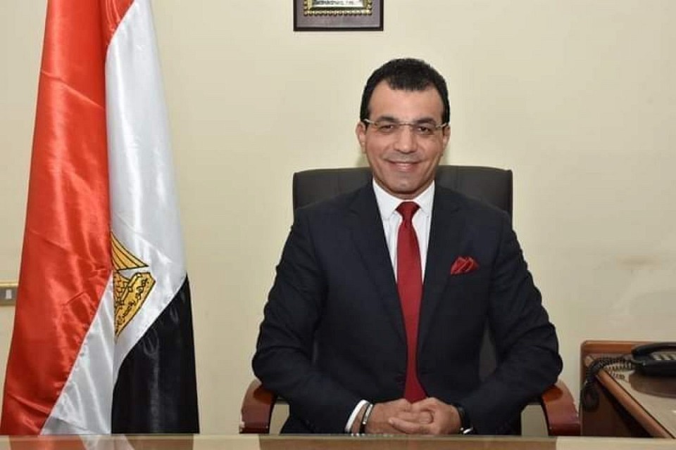 أد حاتم ربيع وكيل الكلية لشئون الدراسات العليا والبحوث